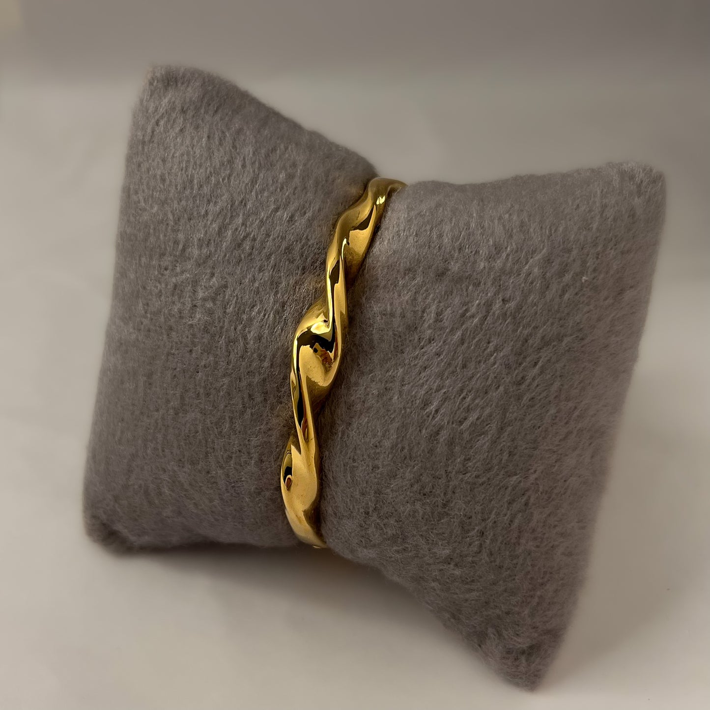 18K Gold Plated Twist Bracelet