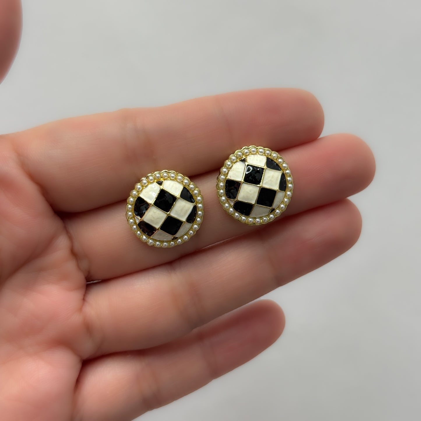 Korean Black&White Earrings