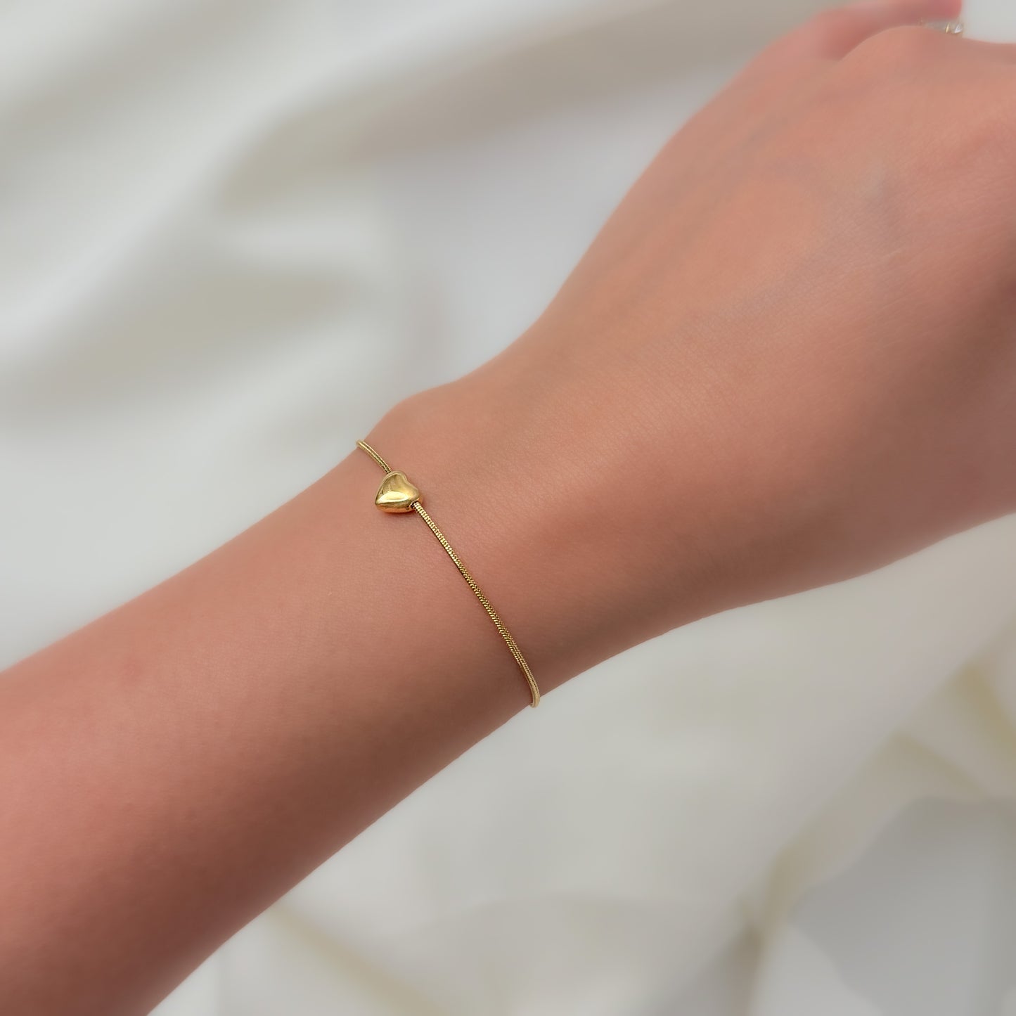 18K Gold Plated Minimal Tiny Heart Chain Bracelet