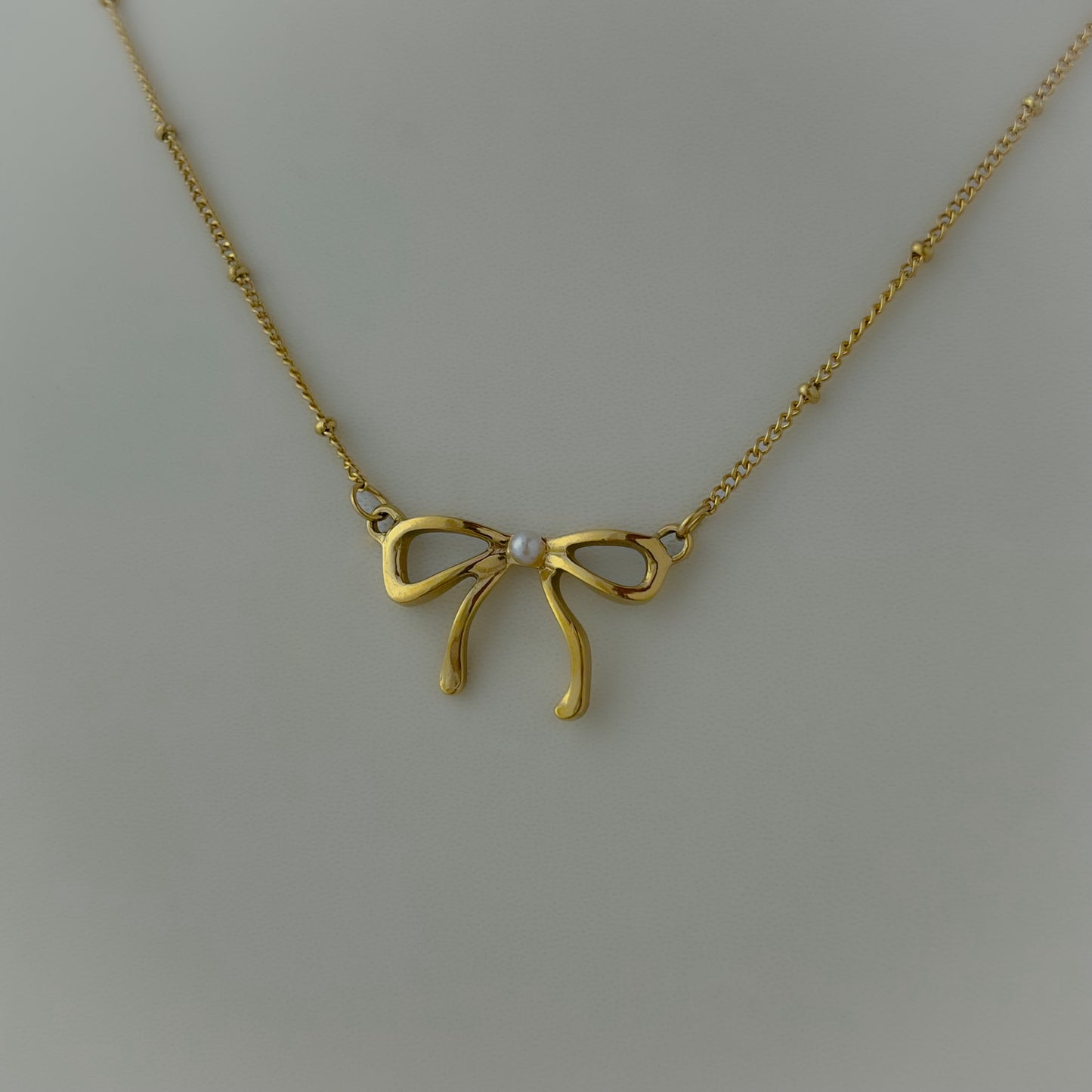 18K Gold Plated Minimal Pearly Bow Necklace