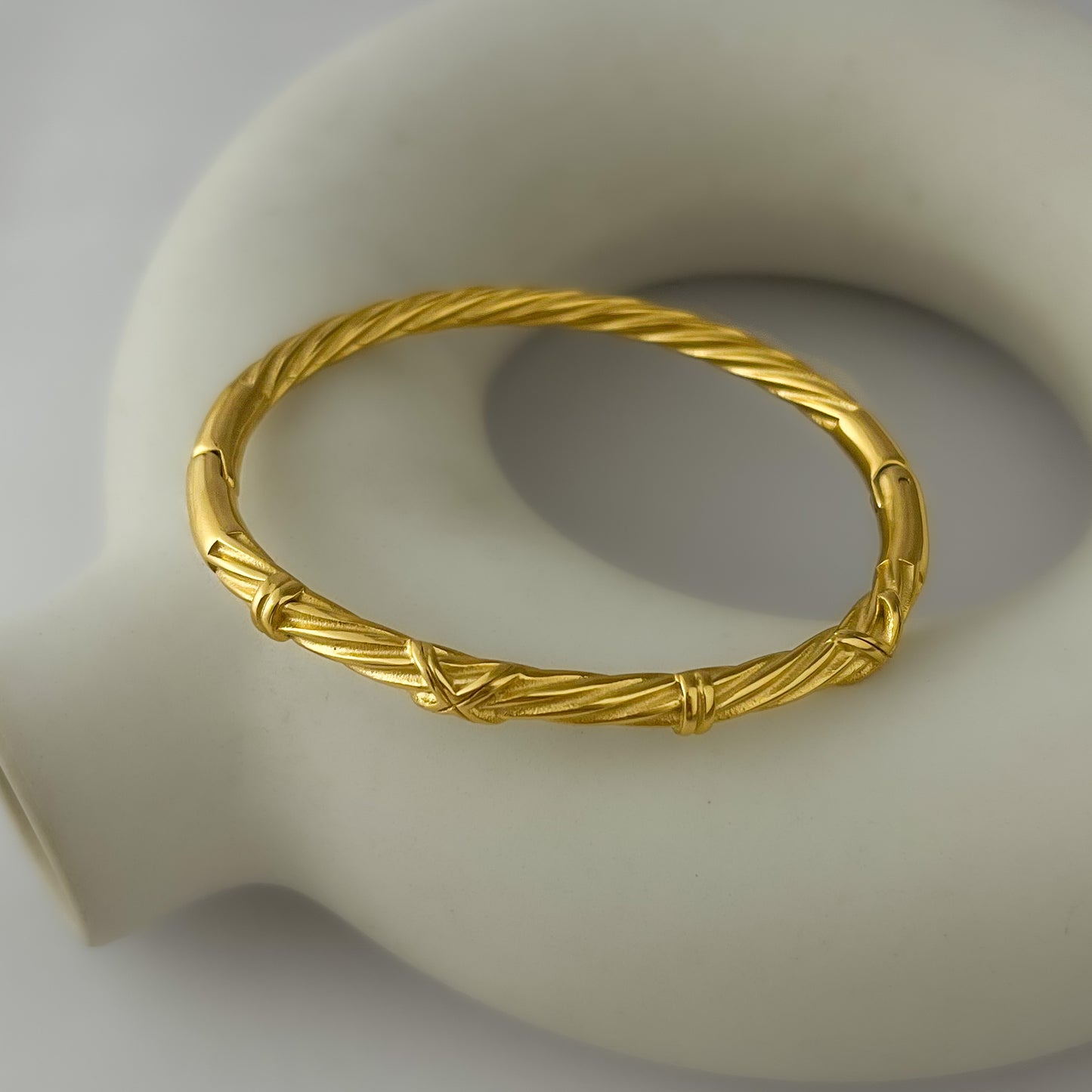 18K Gold Plated Vintage Wavy Bracelet