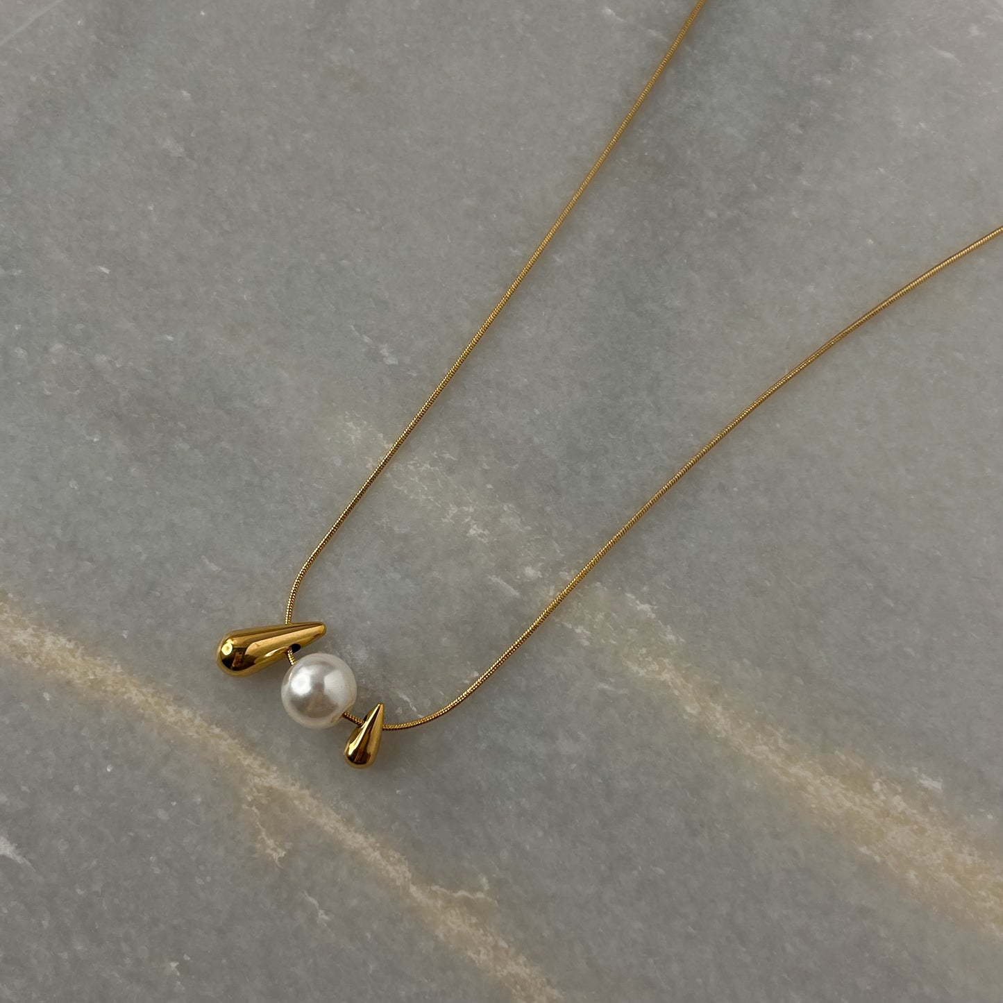 18K Gold Plated Minimal Tear Drop Pearl Necklace