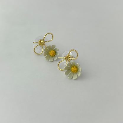 Cute Daisy Earrings