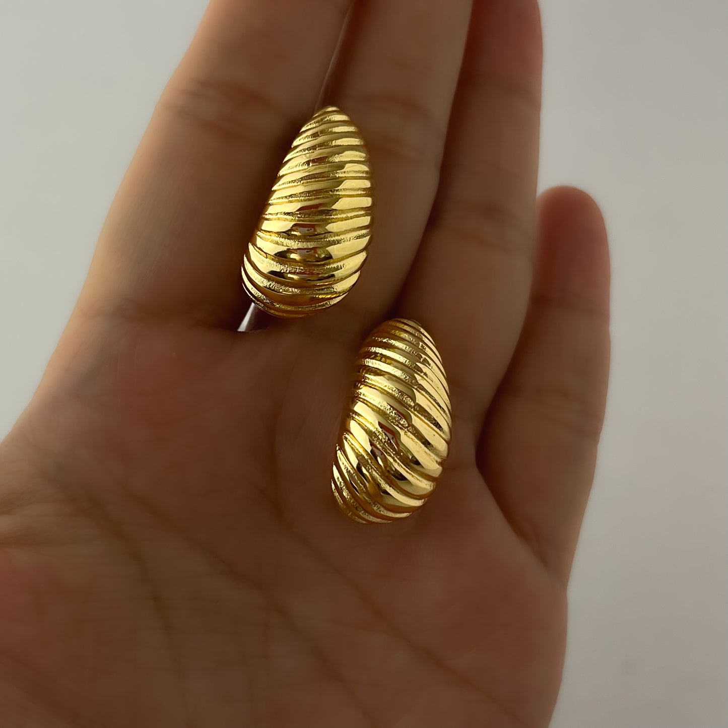 18K Gold Plated Ribbed Tear Drop Earrings