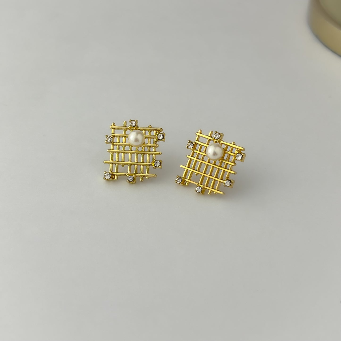 Korean Stud Pearl Net Earrings