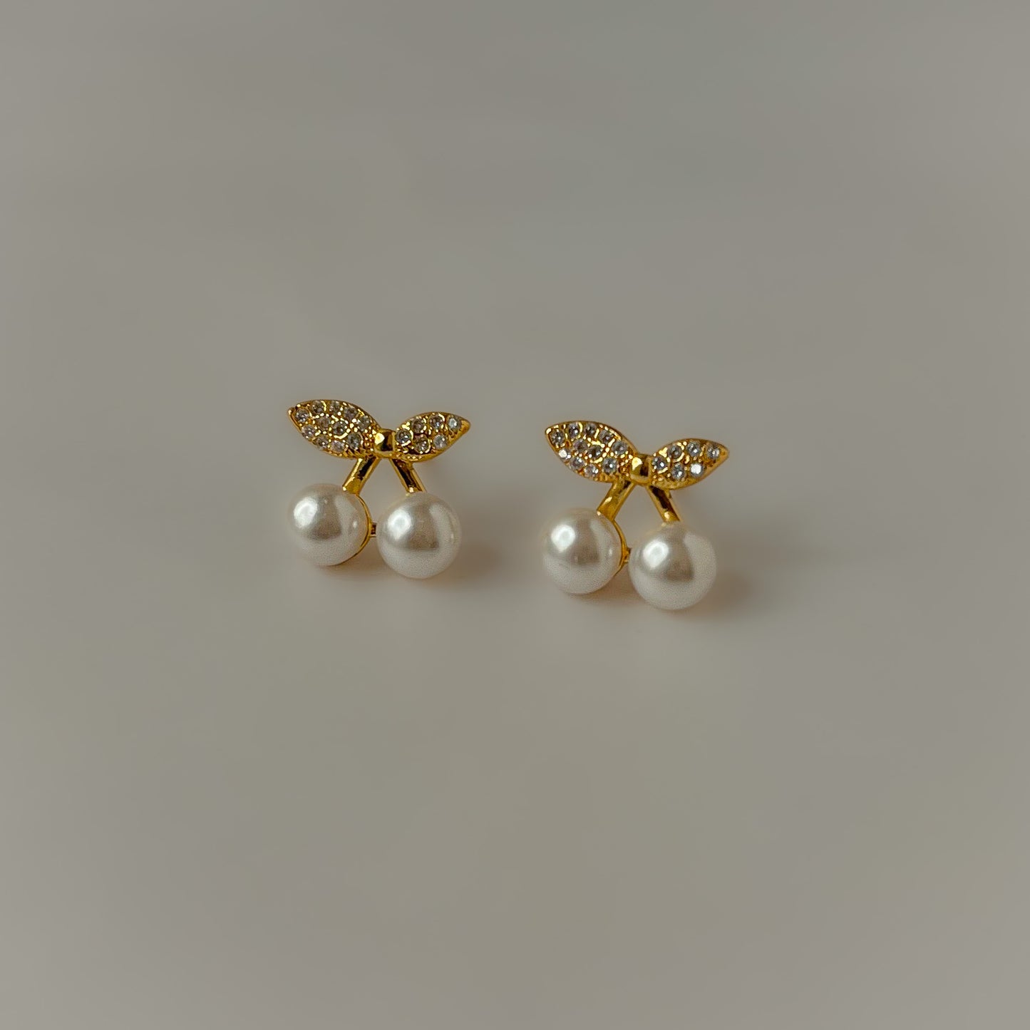 18K Gold Plated Pretty Pearly Stud Earrings