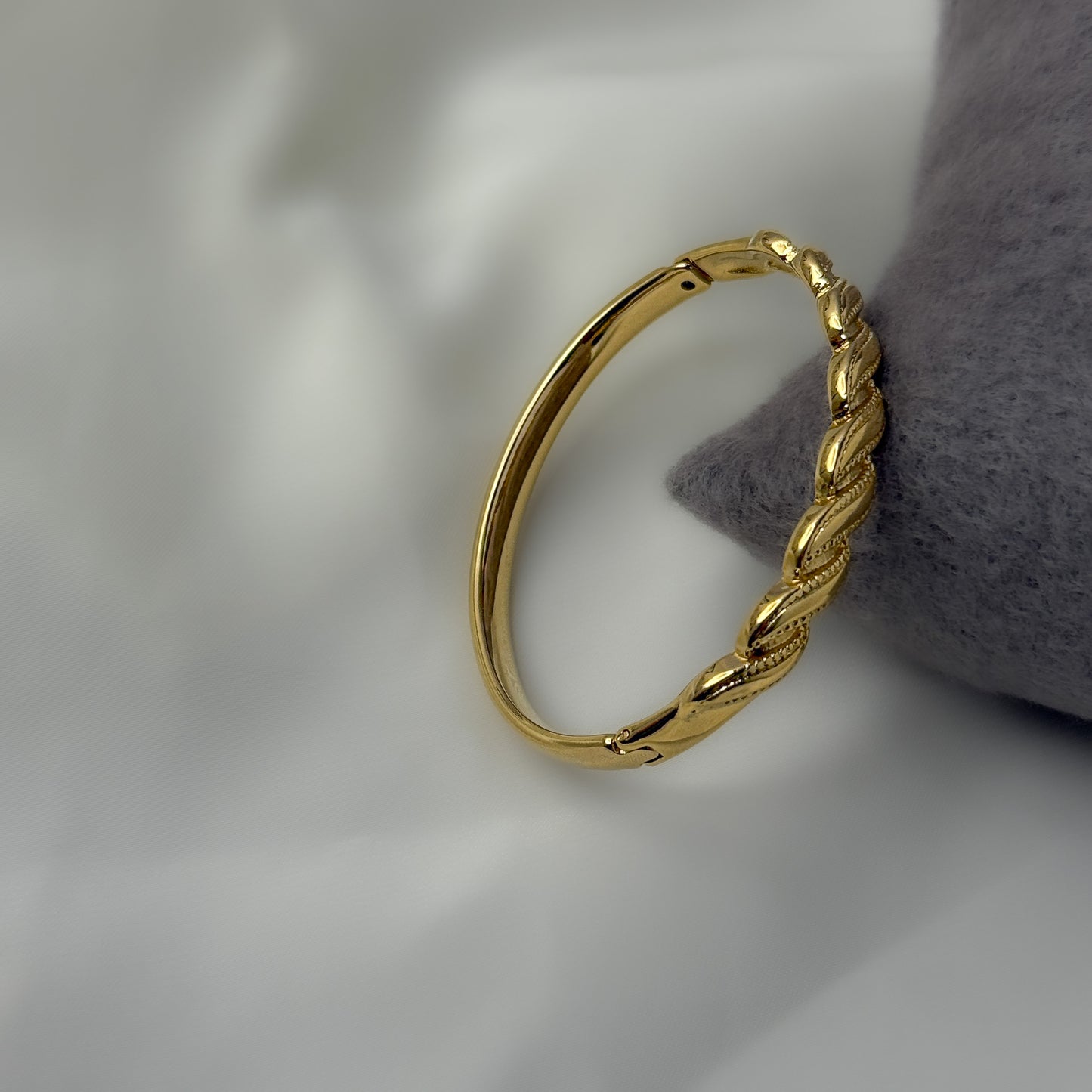 18K Gold Plated Twist Vintage Bracelet
