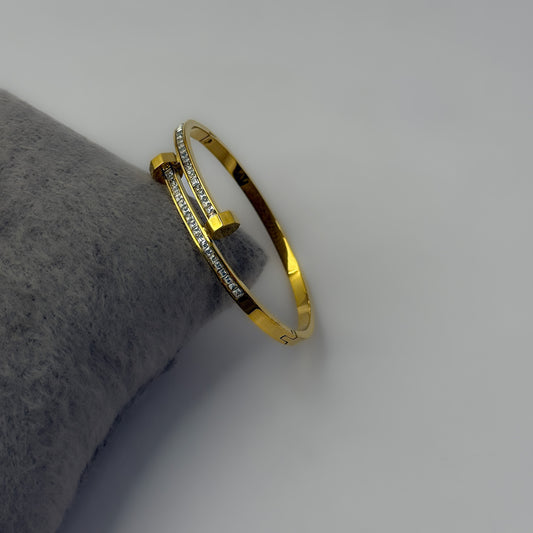 18K Gold Plated Elegant Embrace Bracelet